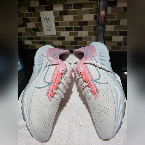 Nike Air Zoom Pegasus Road Running Womans Size 11, EUC - Picture 4 of 7